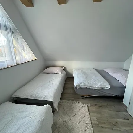 Mery House